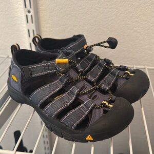 Keen Black and Dark Gray Hiking Sandals